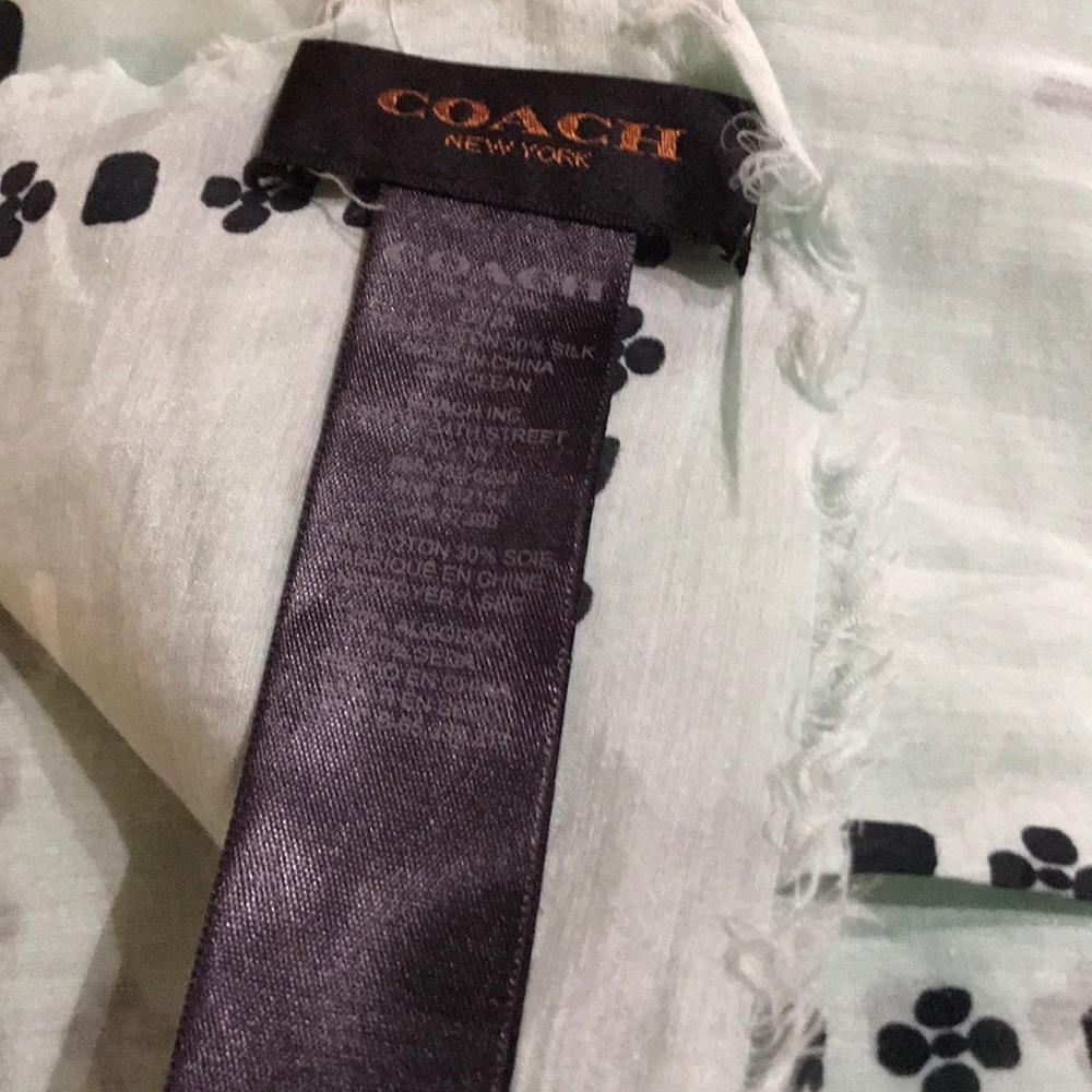 Coach Scarf - Picture 2 of 3